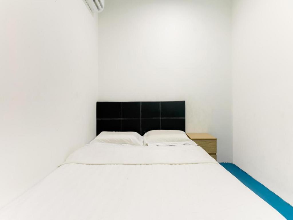 Spot On 89726 Capsule Inn Kota Kinabalu Ngoại thất bức ảnh