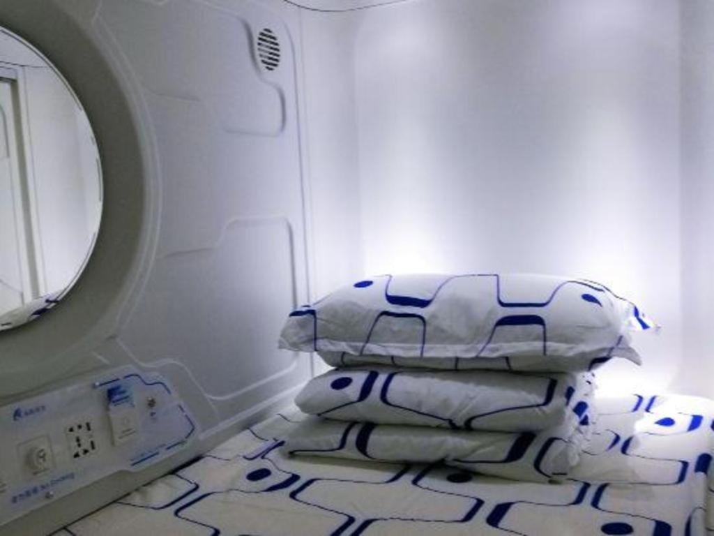 Spot On 89726 Capsule Inn Kota Kinabalu Ngoại thất bức ảnh