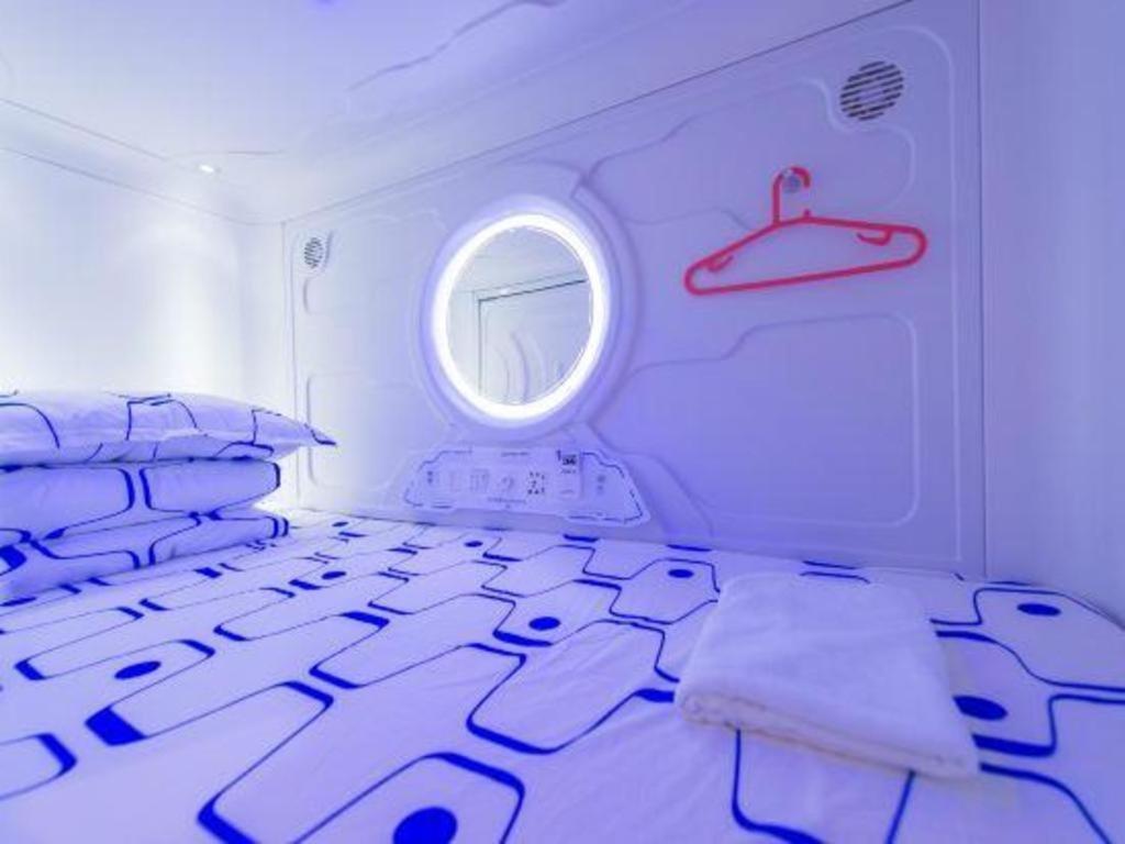 Spot On 89726 Capsule Inn Kota Kinabalu Ngoại thất bức ảnh