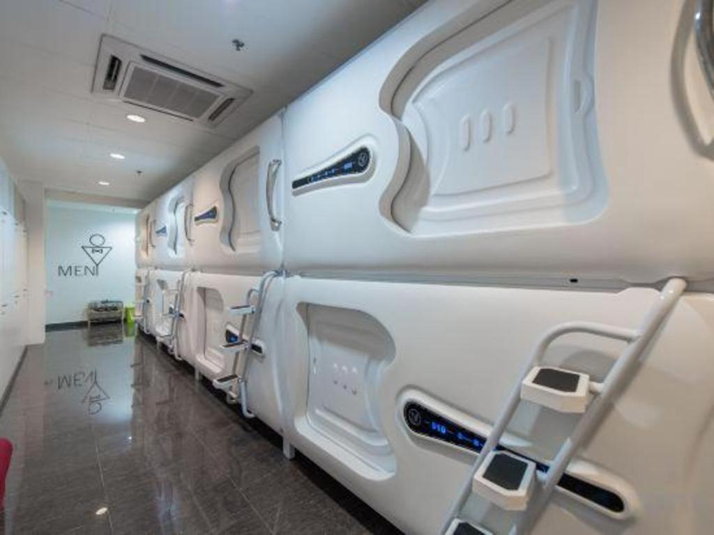 Spot On 89726 Capsule Inn Kota Kinabalu Ngoại thất bức ảnh
